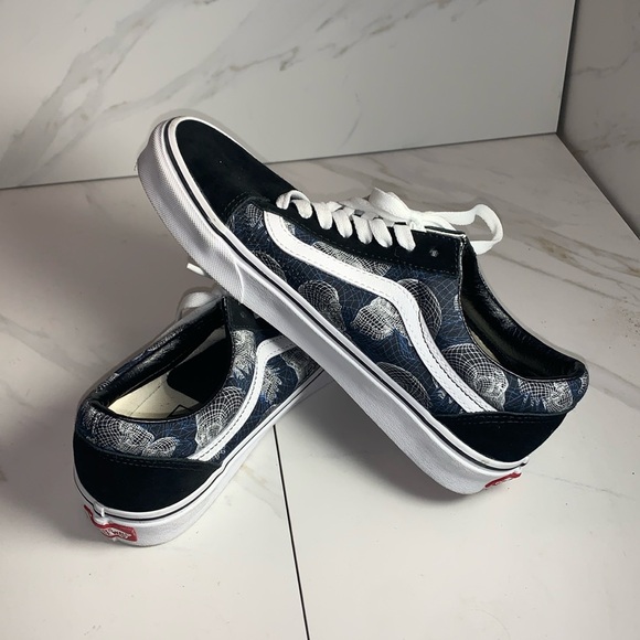 VANS Unisex Old Skool Wireframe Skull Blue w Black Suede VN0A3WKT9IB 7.5 - Picture 1 of 8